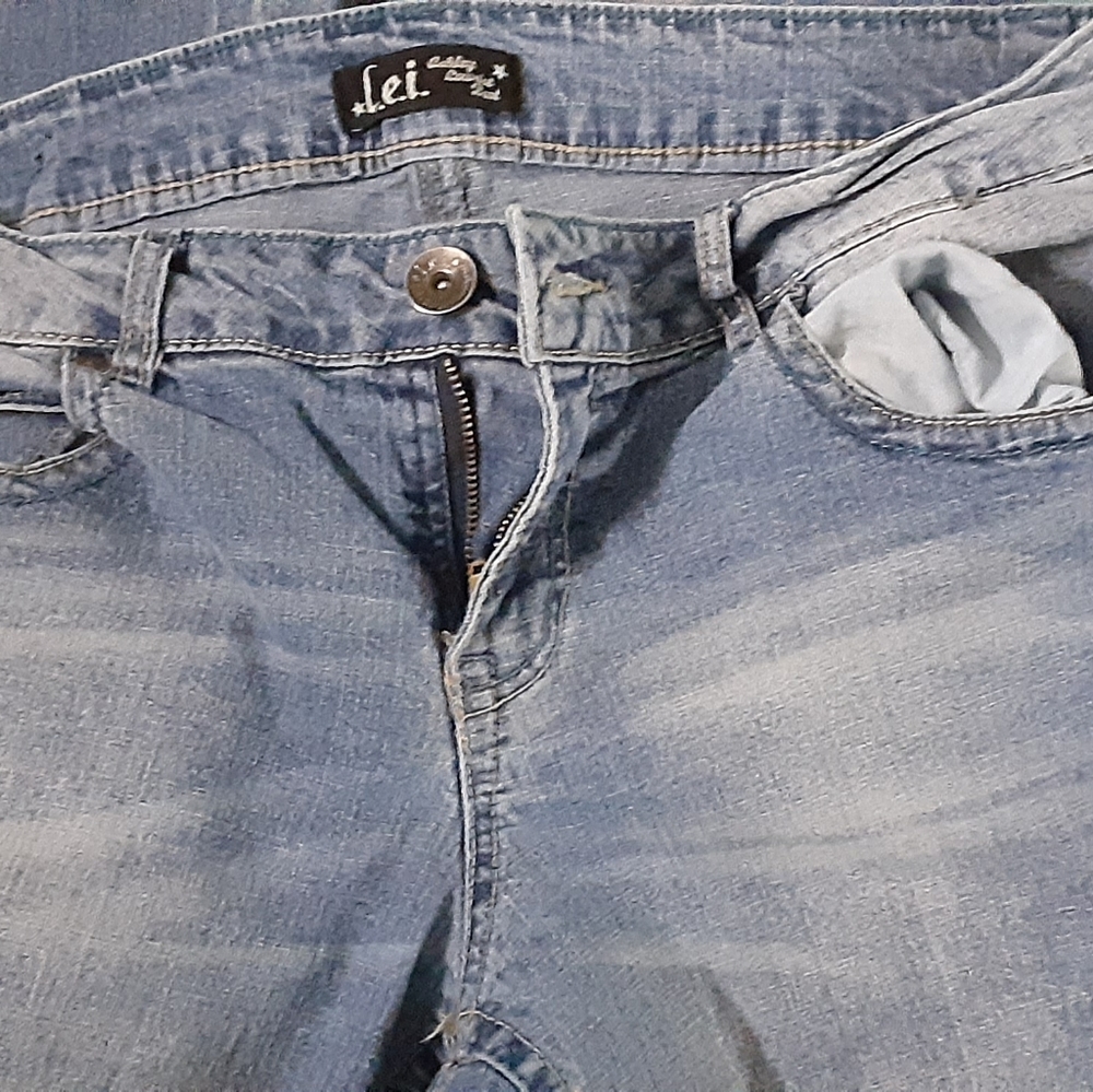 L.e.i Size 13 reg stretch jeans